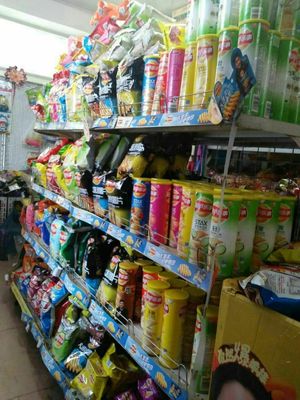 葫蘆島小洋人店面簡介與商品批發(fā)貿(mào)易